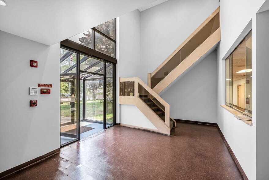 More Photos Of 111 Mosher St, Holyoke Warehouse For Sale