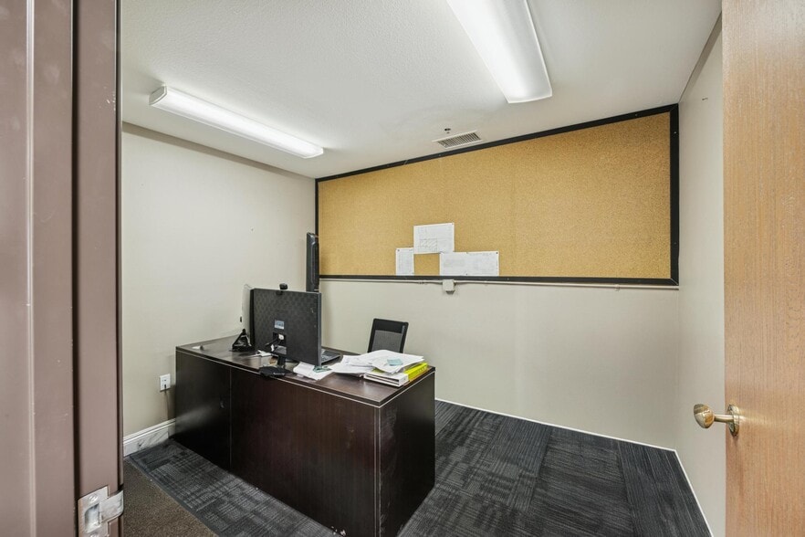 More Photos Of 5130 E Hunter Ave, Anaheim Warehouse For Sale