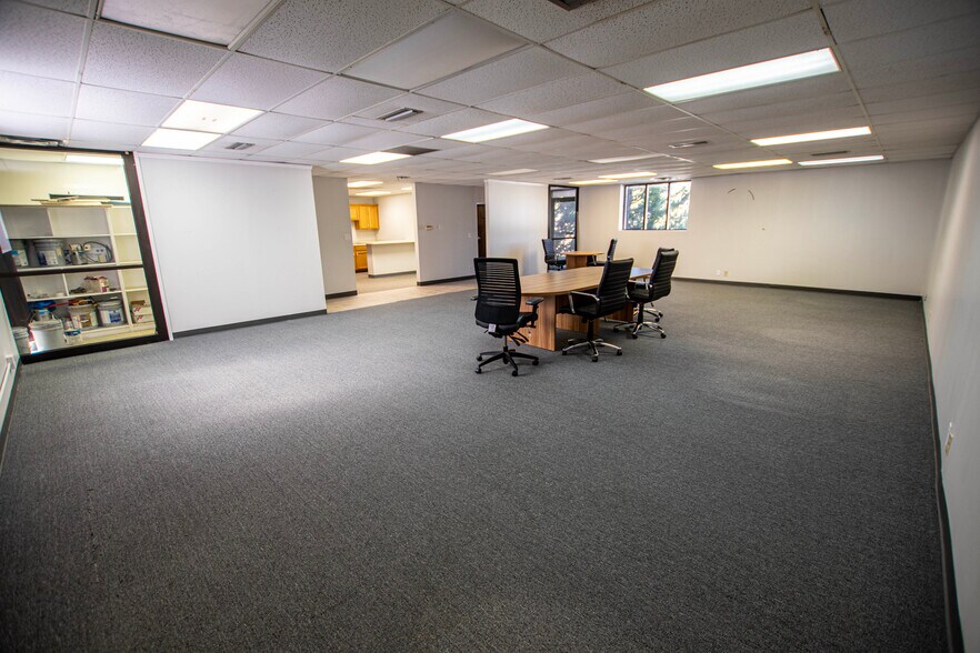 More Photos Of 17235 Bel-Ray Pl, Belton Office For Lease