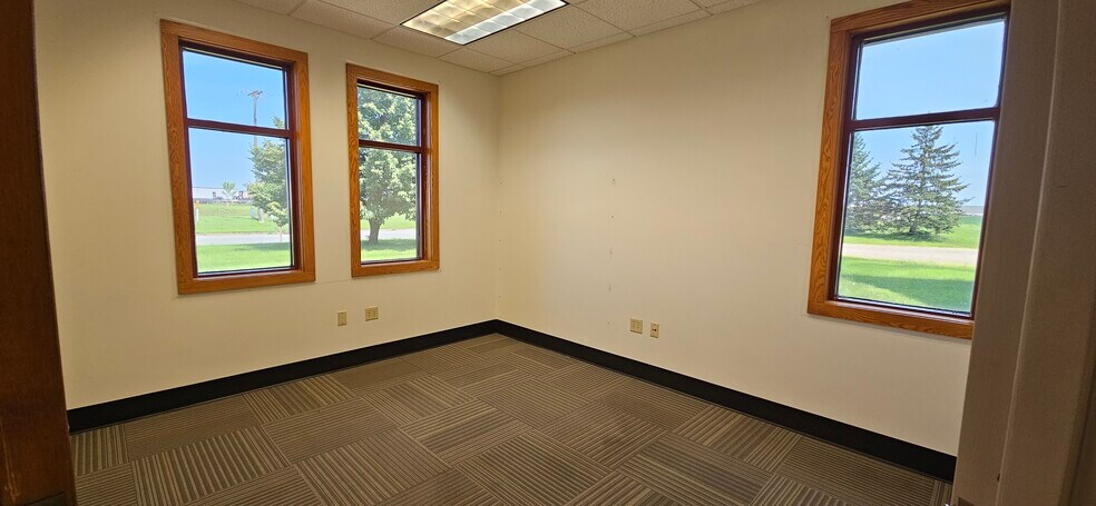 More Photos Of 5414 Packer Dr, Menomonie Manufacturing For Sale