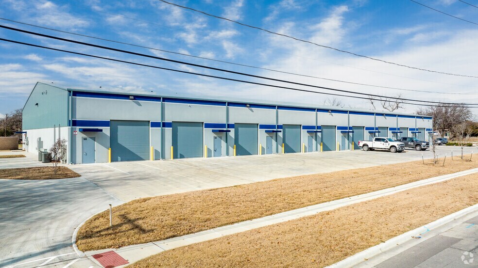 More Photos Of 2301 Higgins Ln, Haltom City Unknown For Lease