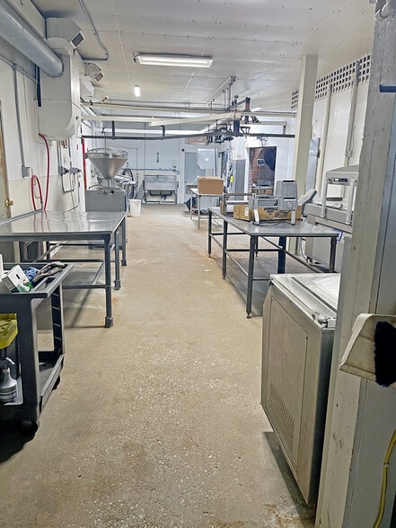 More Photos Of 102 S Van Buren St, New Athens General Retail For Sale