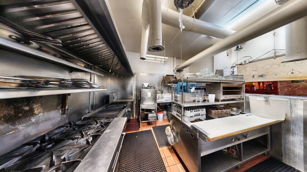 More Photos Of 195 Bedford Ave, Brooklyn Multifamily For Sale