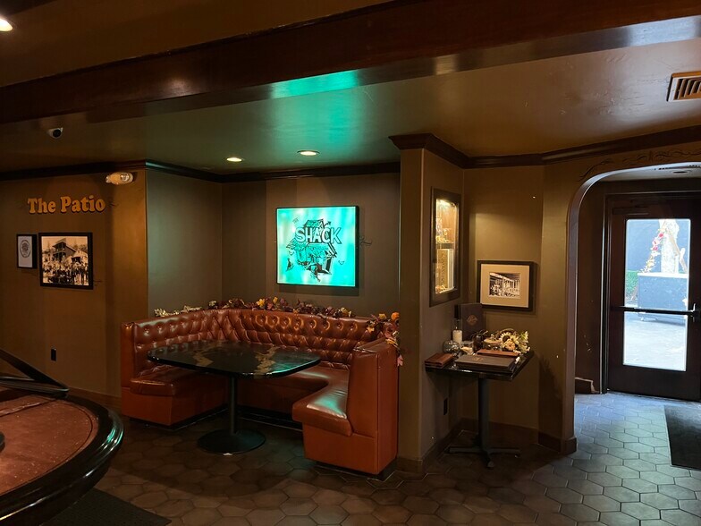 More Photos Of 1201 Market St, Redding Specialty For Lease