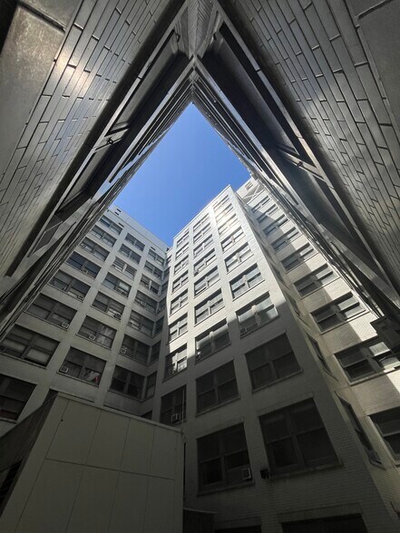 More Photos Of 453 S Spring St, Los Angeles Loft Creative Space For Lease