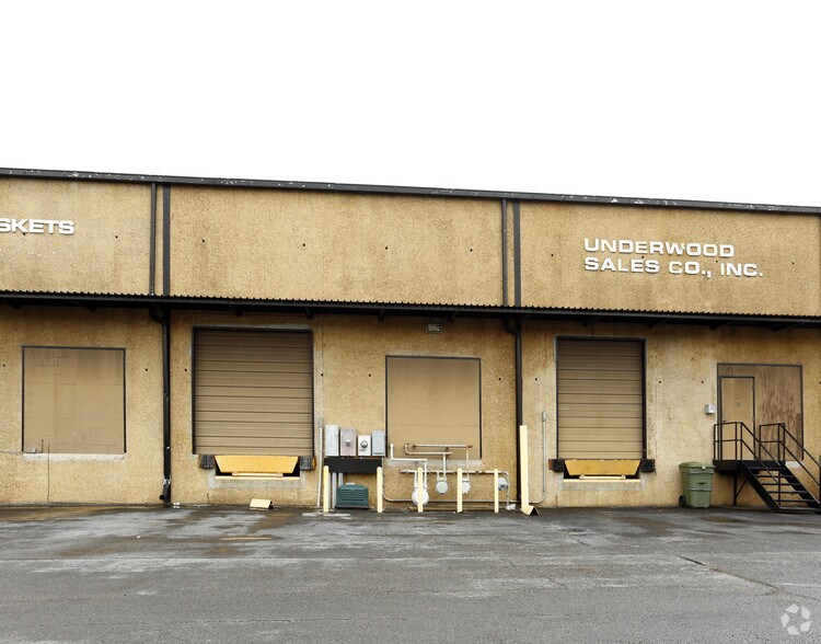 More Photos Of 2762-2913 Barris Dr, Memphis Distribution For Lease