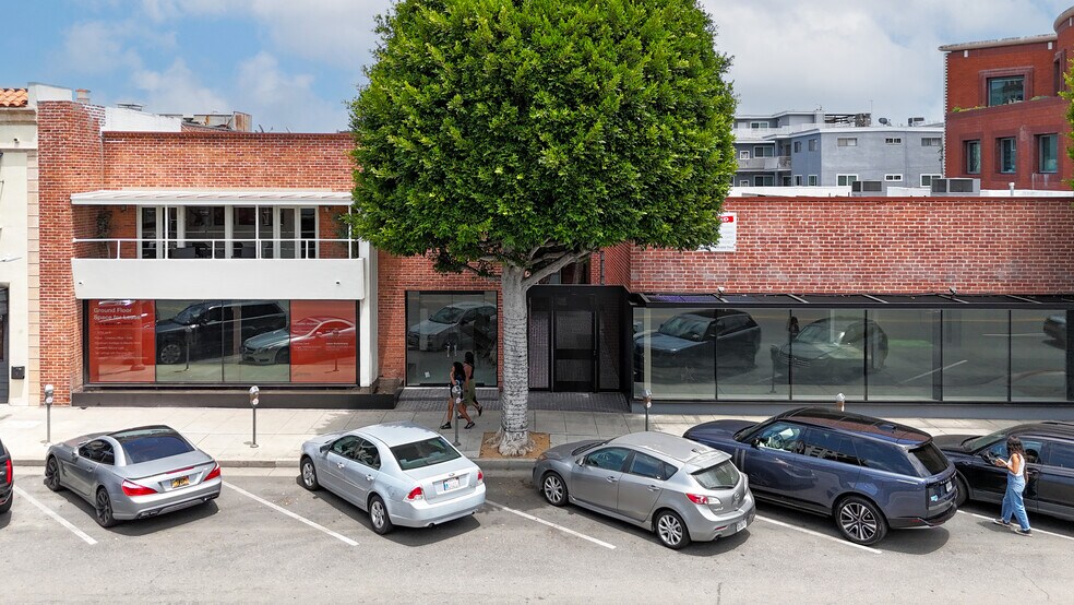 Primary Photo Of 328 S Beverly Dr, Beverly Hills General Retail For Lease