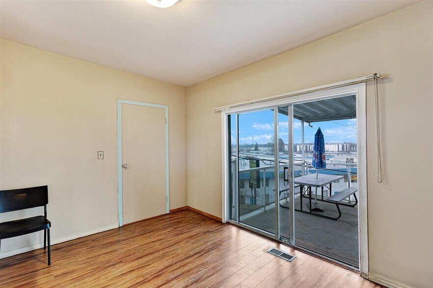 More Photos Of 1985 Pitt River Rd, Port Coquitlam General Retail For Sale