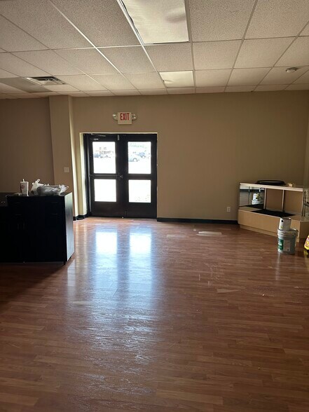 More Photos Of 500 N Main St, Franklin Flex For Lease