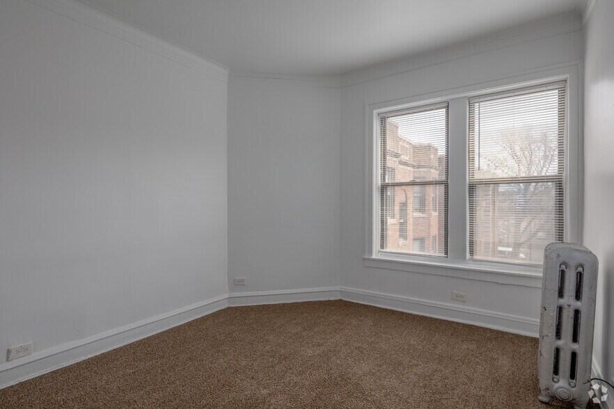 More Photos Of 330 N Pine Ave, Chicago Apartments For Sale