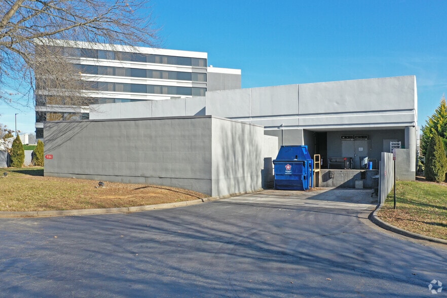 More Photos Of 5790 University Pky, Winston-Salem Hotel For Sale