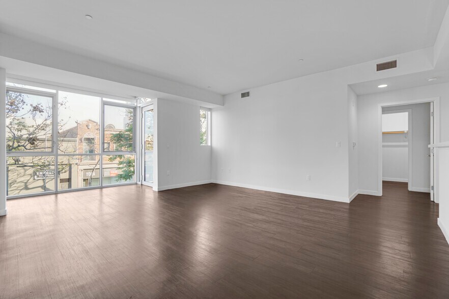 More Photos Of 525 Santa Monica Blvd, Santa Monica Apartments For Sale