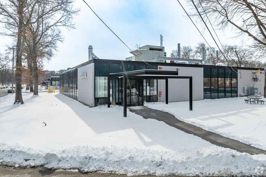 More Photos Of 1 Strathmore Rd, Natick Research And Development For Lease