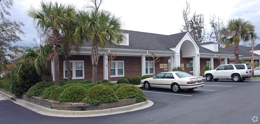 More Photos Of 23 Plantation Park Dr, Bluffton Office For Lease
