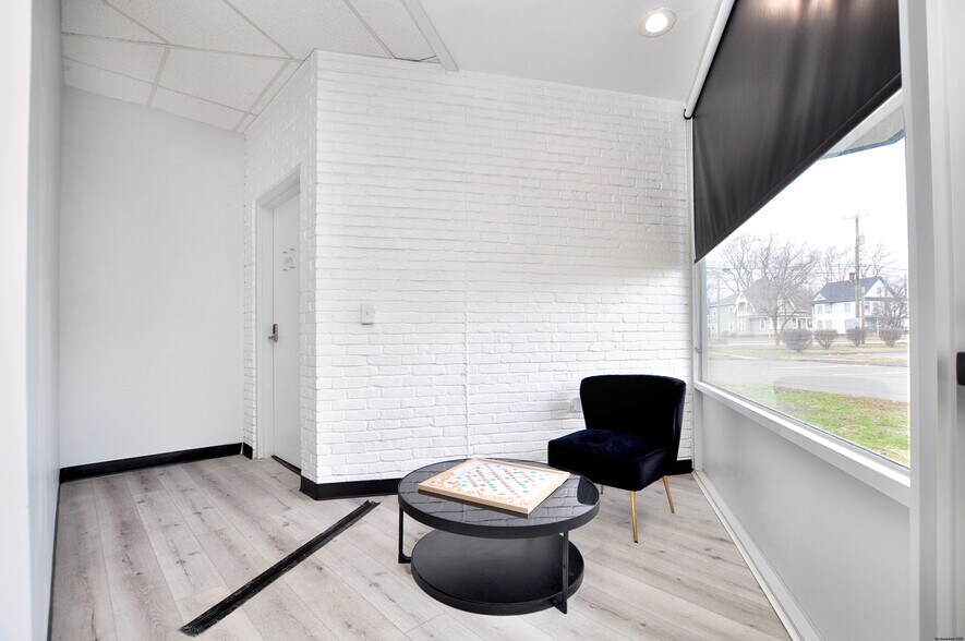 More Photos Of 258 Windsor Ave, Windsor Freestanding For Sale