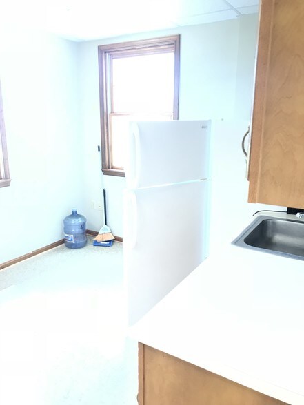 More Photos Of 1991 S State St, Dover Office For Lease