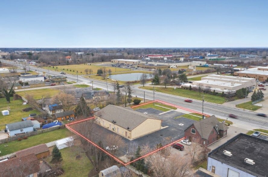 More Photos Of 49532-49540 Gratiot Ave, Chesterfield Freestanding For Lease