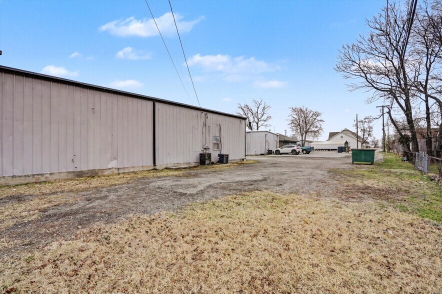 More Photos Of 603 W Rogers Blvd, Skiatook Freestanding For Sale