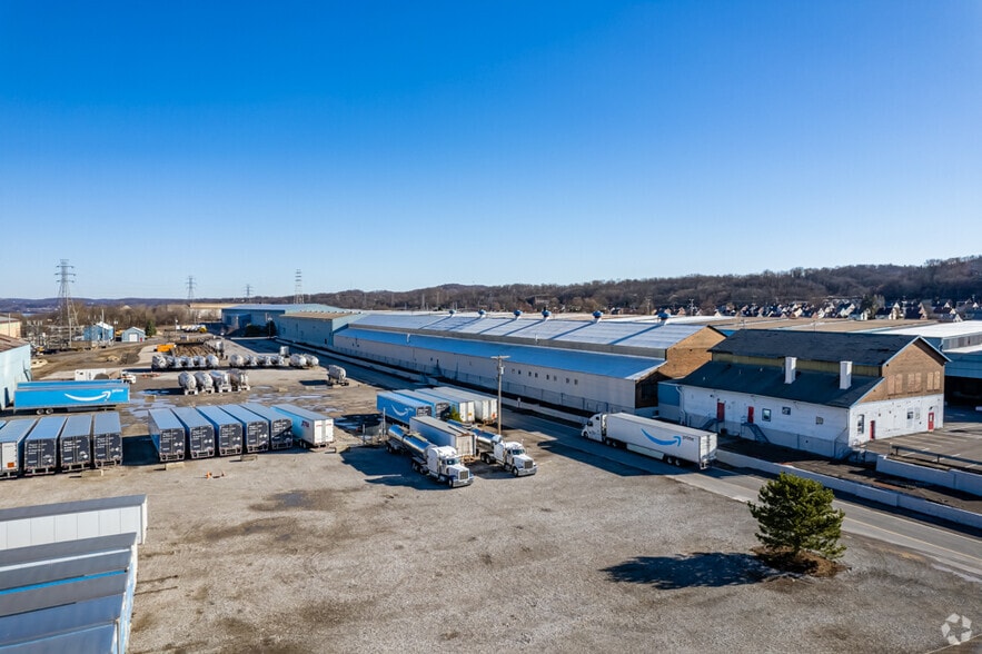 More Photos Of 2301 Duss Ave, Ambridge Unknown For Lease