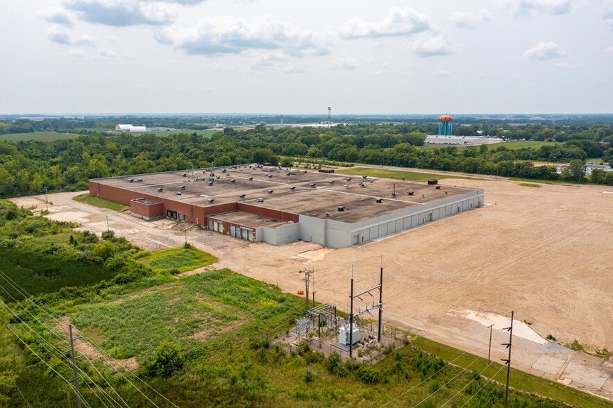 Primary Photo Of 559 E Ohio St, Circleville Manufacturing For Sale