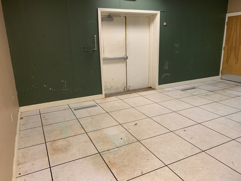 Primary Photo Of 107 Sherman Ave, Raritan Storefront Retail Office For Lease