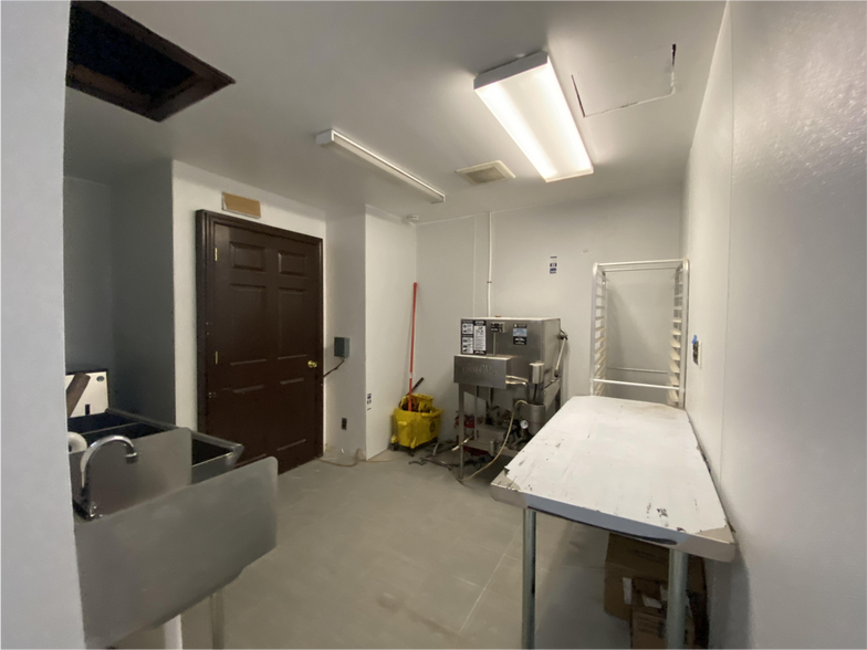 More Photos Of 300 W 30th St, Baltimore Restaurant For Sale