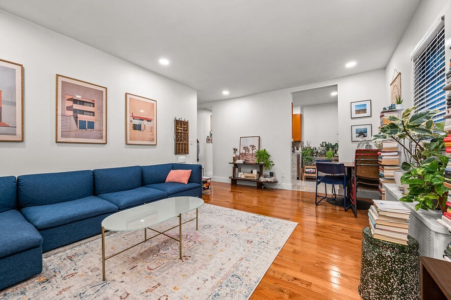 More Photos Of 4324 208th St, Bayside Apartments For Sale