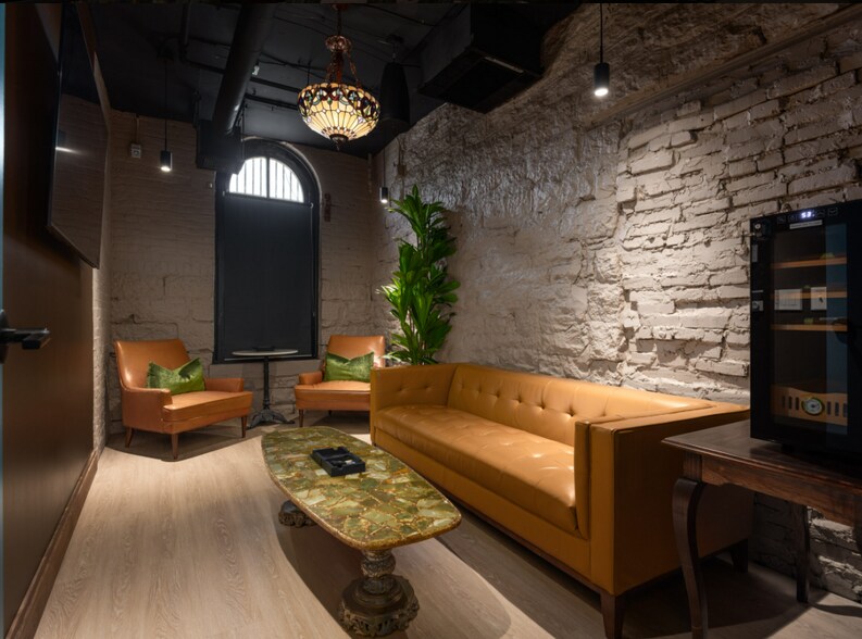 More Photos Of 150-152 2nd Ave N, Nashville Office For Lease