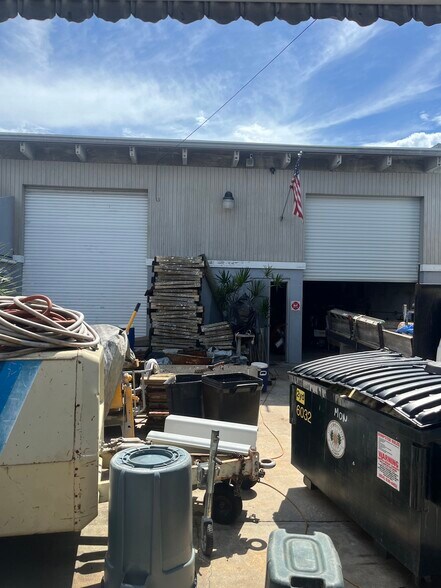 More Photos Of 312 NE 32nd St, Oakland Park Warehouse For Sale