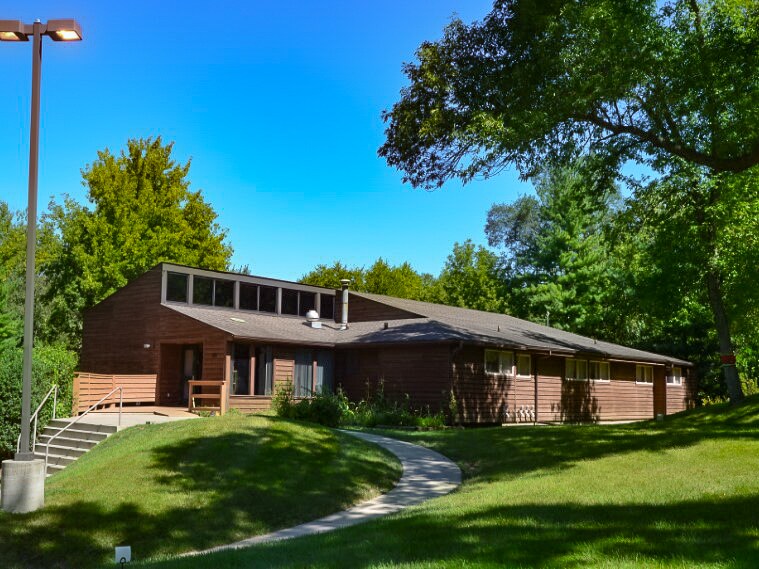 Primary Photo Of 1301 Kenyon Ave, Des Moines Loft Creative Space For Sale