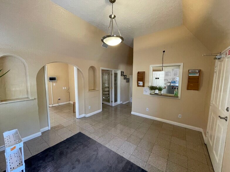 More Photos Of 9804 Foothill Blvd, Rancho Cucamonga Medical For Lease