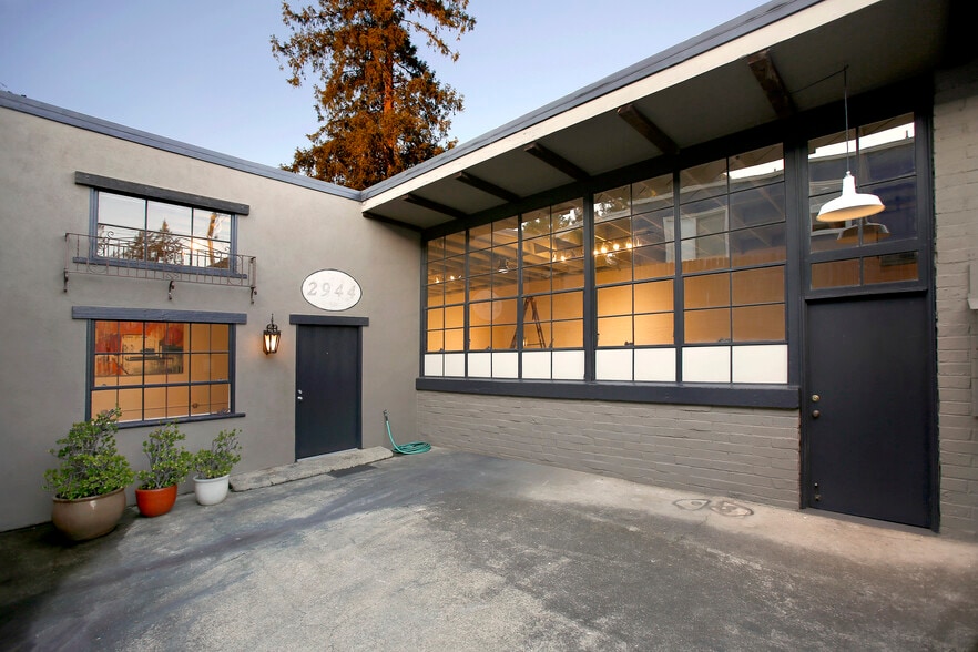 Primary Photo Of 2944-2946 Macarthur Blvd, Oakland Flex For Sale