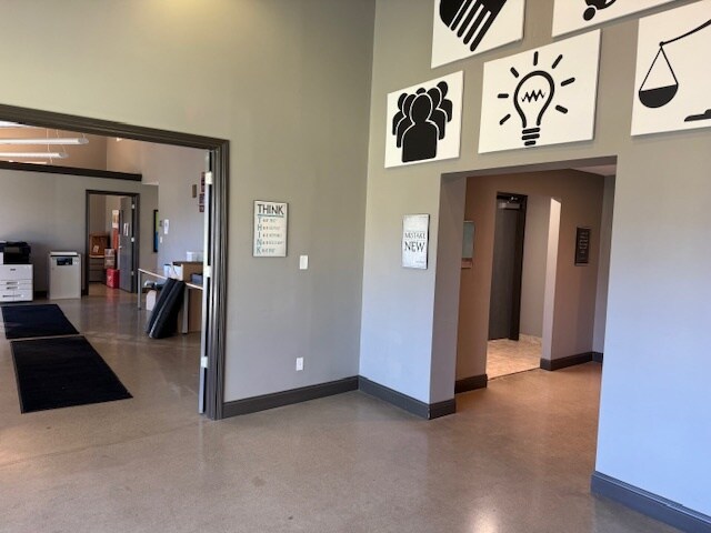 More Photos Of 3250-3268 Ruckriegel Pky, Louisville Light Manufacturing For Lease