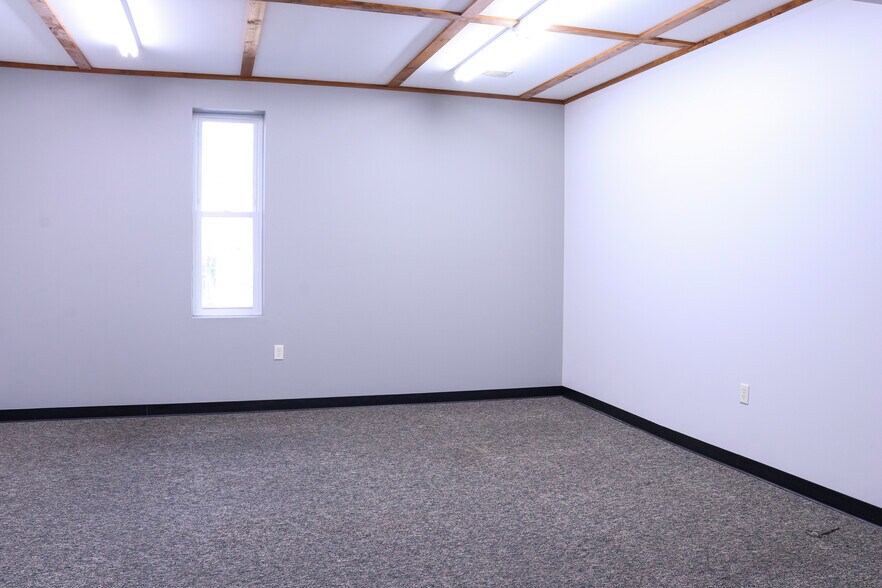 More Photos Of 126 E Lincolnway, Morrison Specialty For Sale