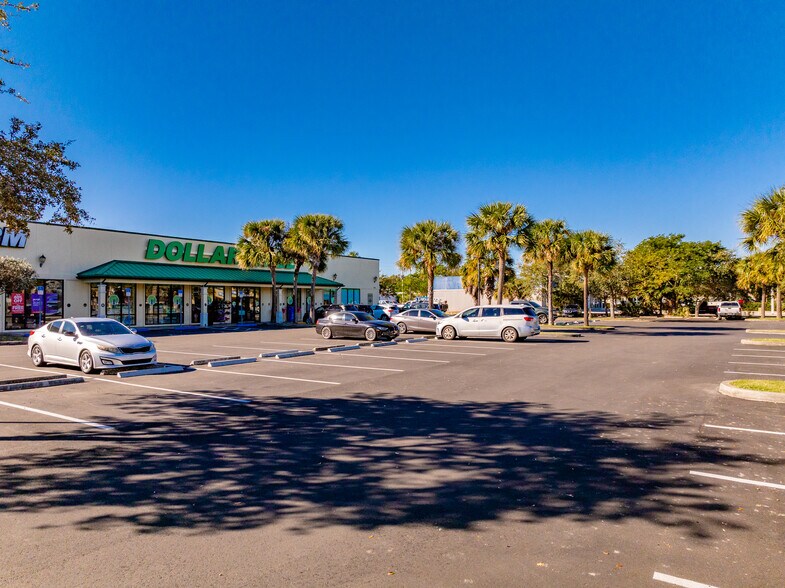 More Photos Of 701 21st St, Vero Beach General Retail For Lease