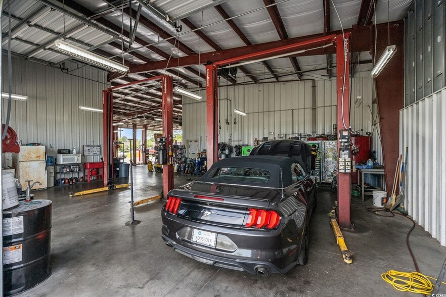 More Photos Of 362 George Bishop Pky, Myrtle Beach Auto Repair For Sale