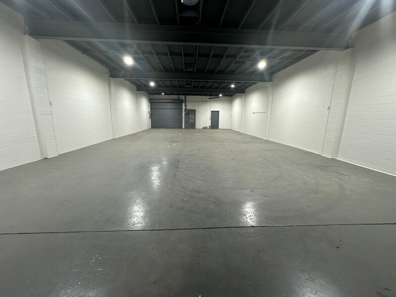 More Photos Of 1221-1225 E Ash Ave, Fullerton Warehouse For Sale