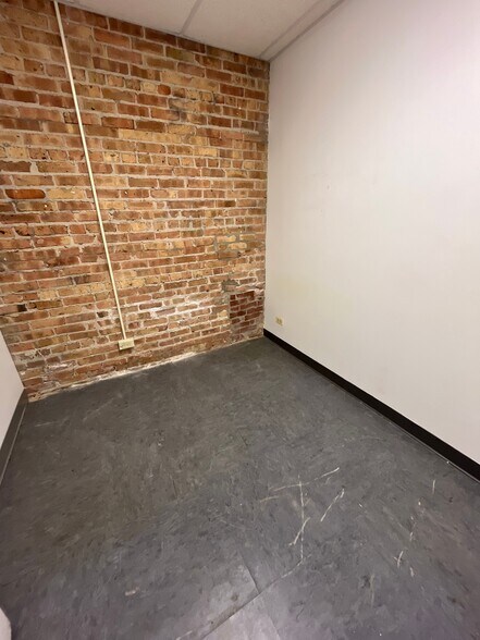 More Photos Of 5000-5014 W Madison St, Chicago Apartments For Lease