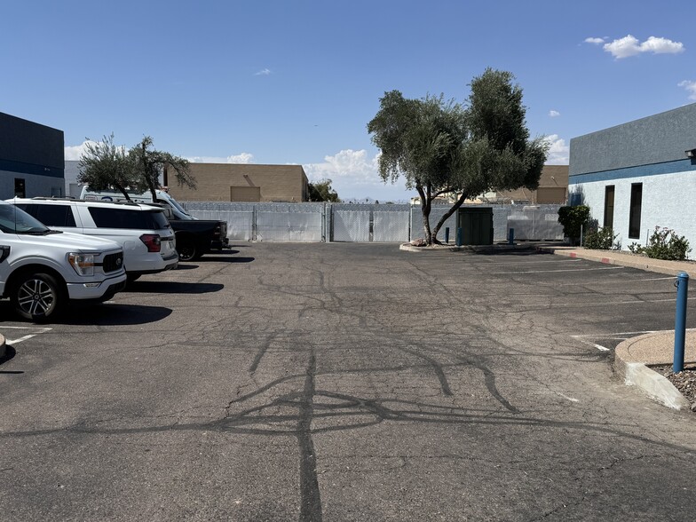 More Photos Of 916 E Impala Ave, Mesa Unknown For Lease