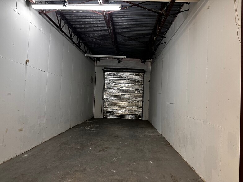 More Photos Of 2133 Great Southwest Pky, Grand Prairie Unknown For Lease