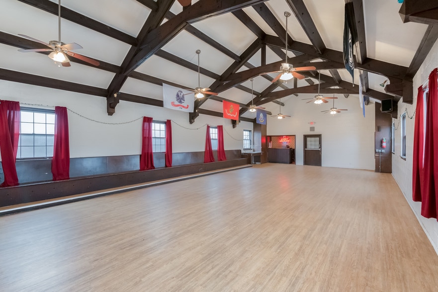 More Photos Of 4121 N Wilson Dr, Milwaukee Lodge Meeting Hall For Lease