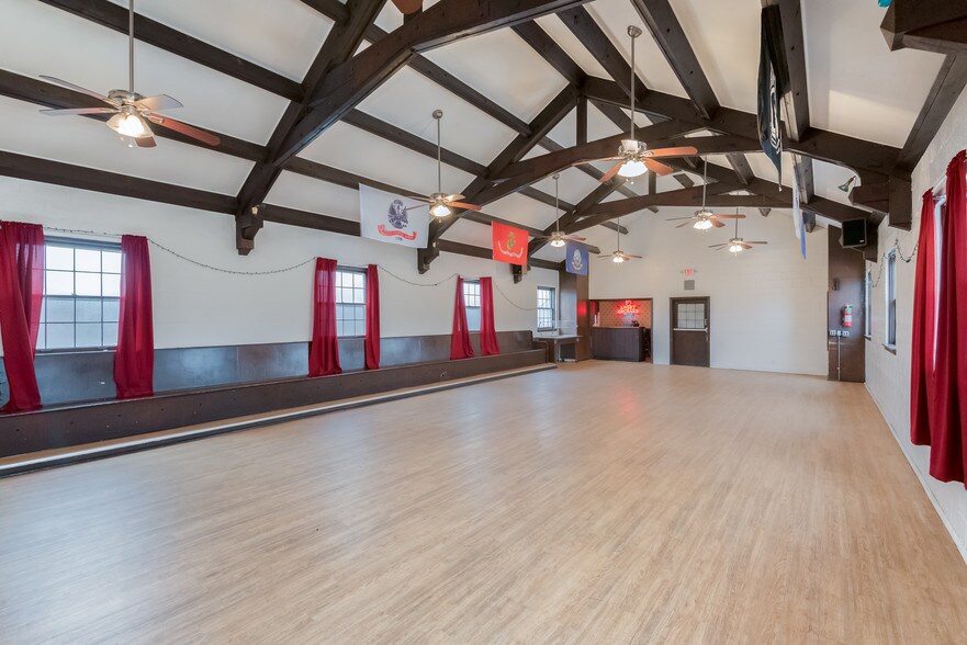 More Photos Of 4121 N Wilson Dr, Milwaukee Lodge Meeting Hall For Sale