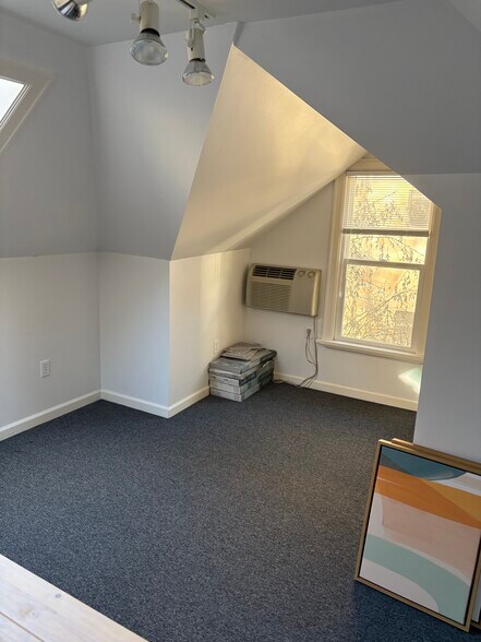 More Photos Of 614 Boylston Ave E, Seattle Office For Sale