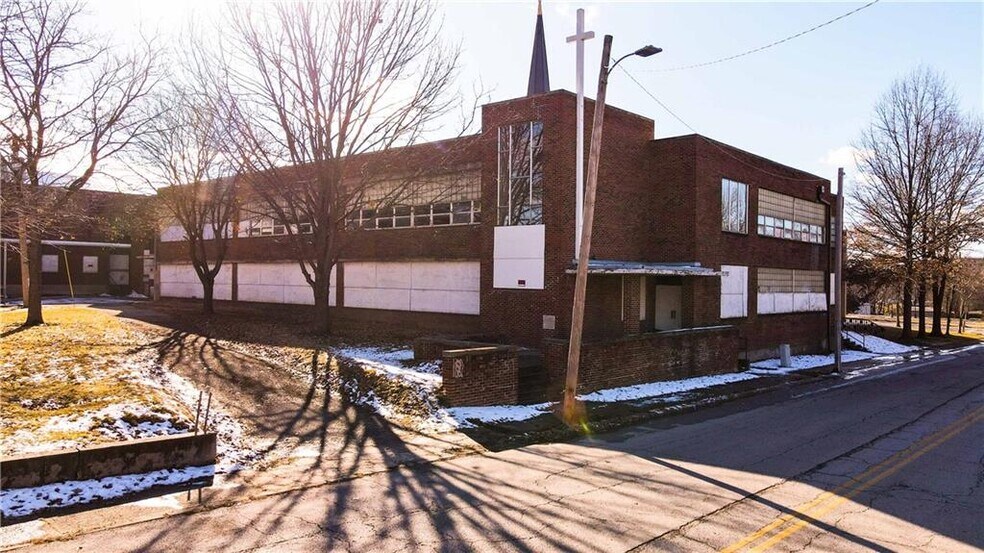 More Photos Of 622 N Main St, Independence Schools For Sale