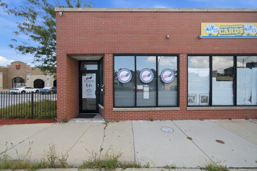 More Photos Of 3415-3419 W Peterson Ave, Chicago Storefront For Sale