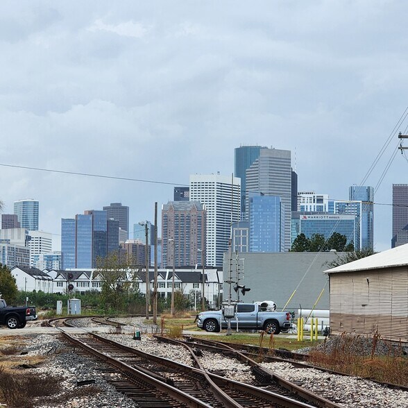 More Photos Of 707 York St, Houston Warehouse For Sale
