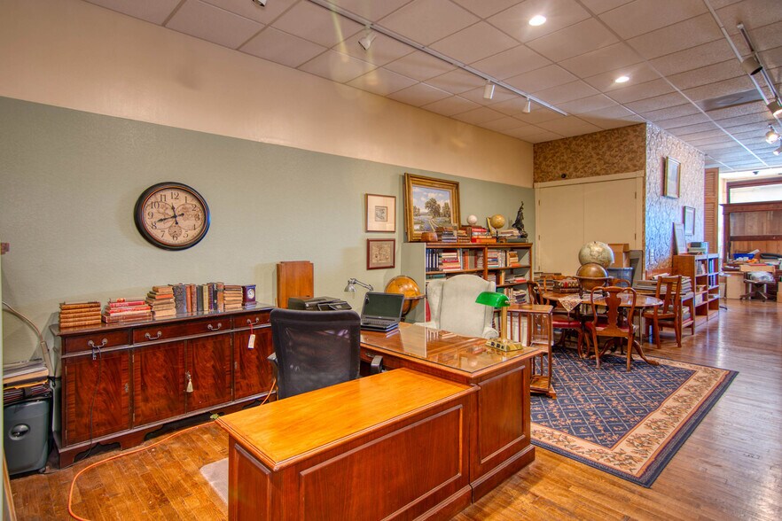 More Photos Of 226 Fort McKavitt St, Mason Hospitality For Sale