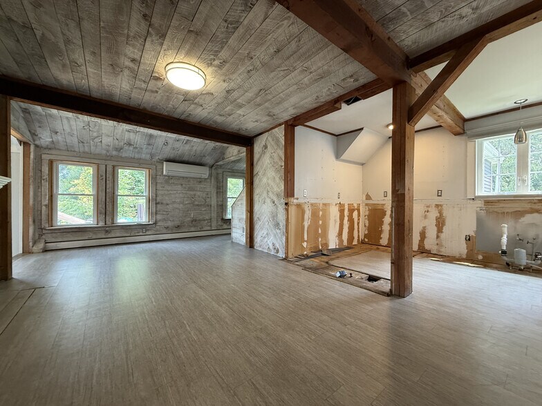 More Photos Of 561 Foundry St, South Easton Specialty For Lease