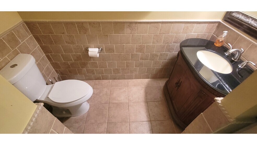 More Photos Of 12100-12128 Heritage Park Cir, Silver Spring Medical For Sale