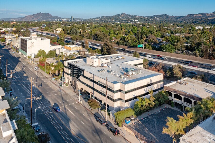 More Photos Of 12660 Riverside Dr, Valley Village Medical For Lease
